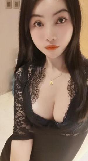 下海不久大奶妹子逼紧水多
