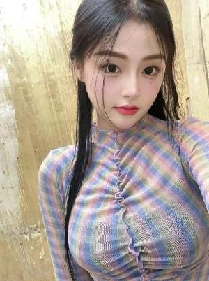 颜值身材几乎完美的女人