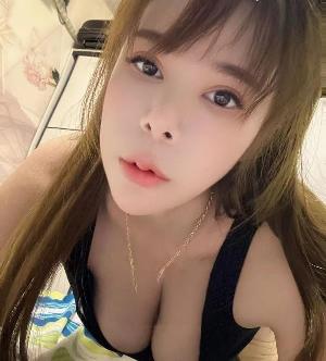 大奶粉嫩鲍鱼兼职小妹妹