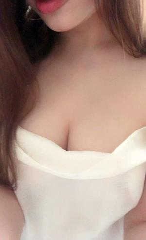 胸器很大的小少妇