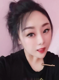 熟女风的妹子