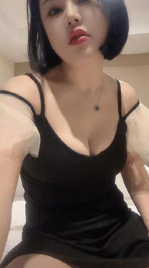 粉嫩肥鲍小女人