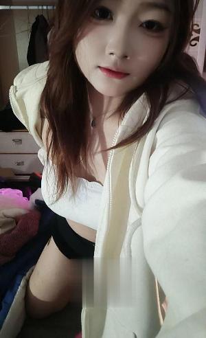 无毛少女不甘寂寞