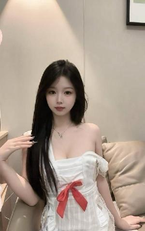 长腿服务热情颜值嫩妹