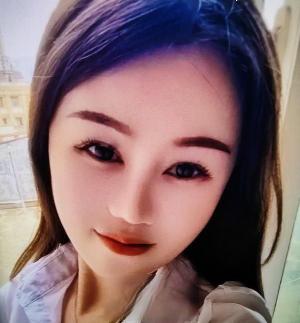 高挑美女明珠