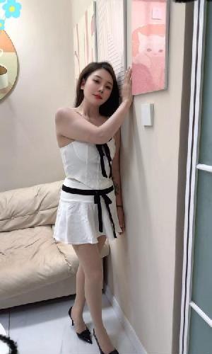多情可爱服务姐
