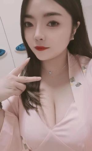 靠谱丰满人妻思思