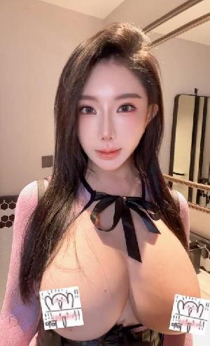 南山大胸美女秋秋