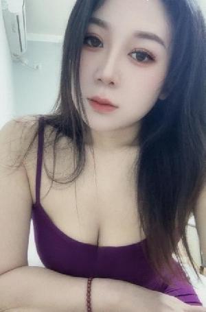 丰满大胸美少妇