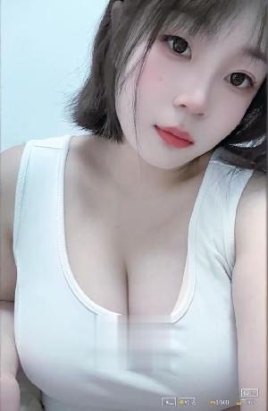 巨乳小肉弹甜甜
