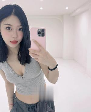 大奶D罩杯小琪御姐个人兼职！是个乖巧可爱的姐姐