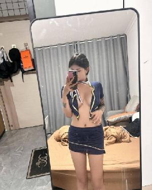 南开童颜大胸嫩妹