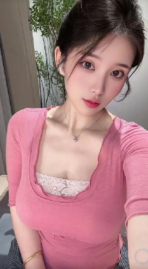 这大美人看了欲望就来了