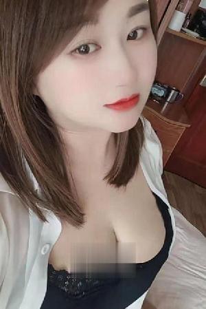 风骚巨乳妹