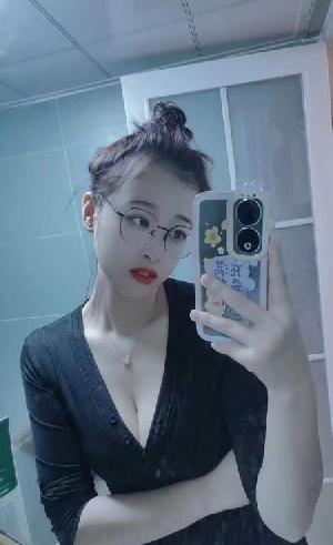 【乌鲁木齐】乌市兼职大奶骚货