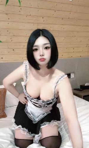 雨花舌吻短发妹