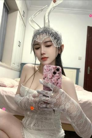 性感粉嫩小妹