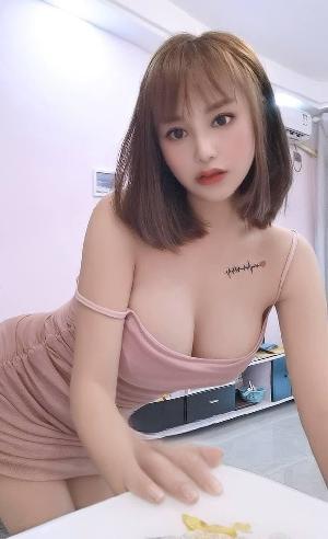 风骚大长腿小红红