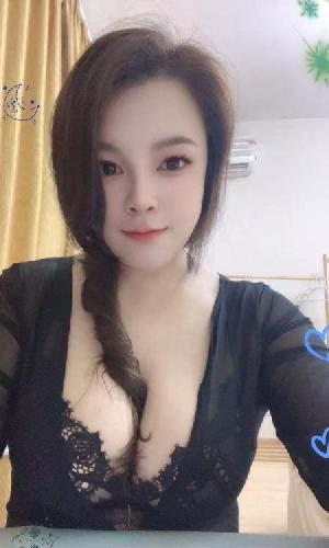 健身小骚妇前凸后翘