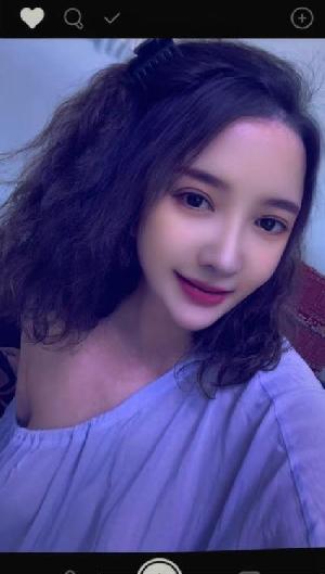 金融城漂亮美女加依娜