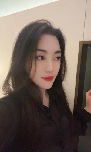长腿少妇