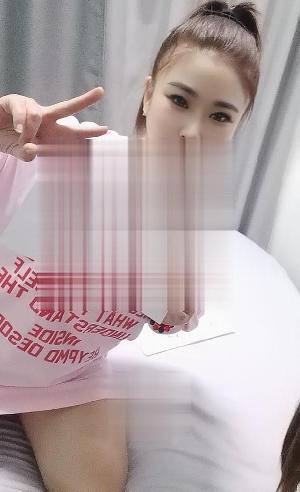 白云三元里可爱女友逗逗