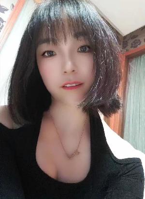 高新超级性价比可爱年轻妹子