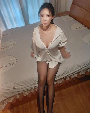 美腿性感人妻
