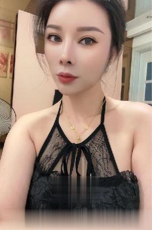 热情奔放的小姐姐