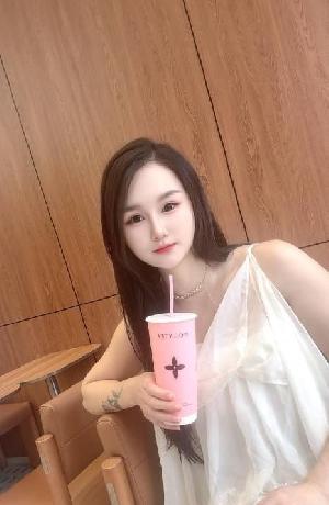 甜美热情颜值靓妹