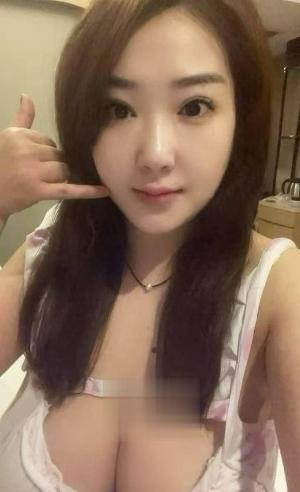 肤白胸大颜值琪琪