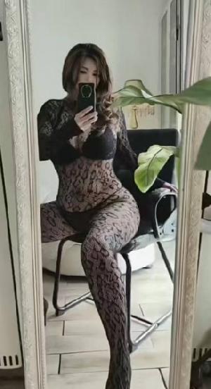 丰乳肥臀风骚姐姐