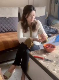 园区小浪妇洛娇