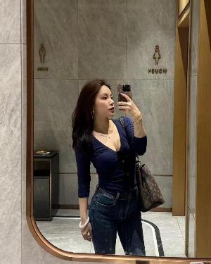 口爆美乳翘臀御姐