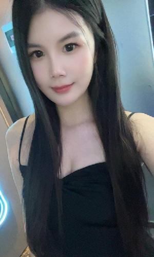 白云肤白大长腿御姐