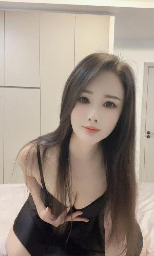 萧山舌吻香臀妹子