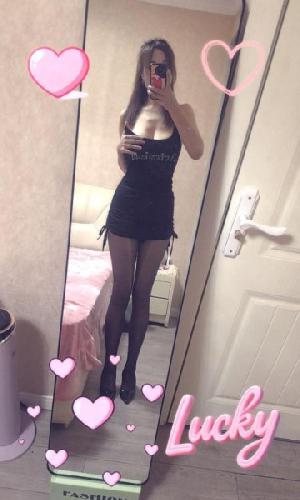 建邺长腿姐姐