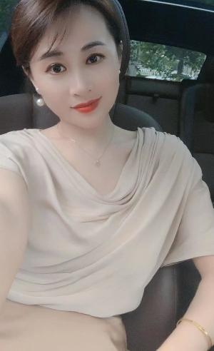 大胸性感御姐