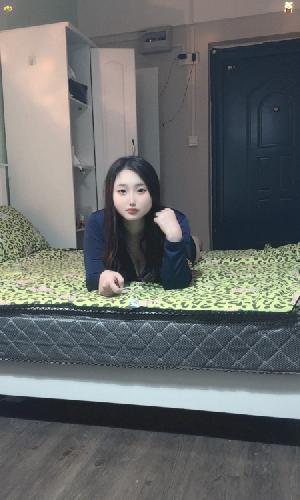 三点粉白虎嫩妹妹