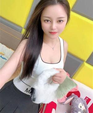 丰满性感颜值老妹