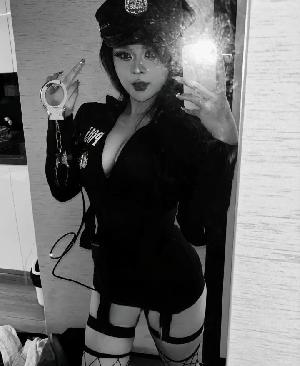 万柏林制服诱惑女王