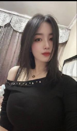 丰满高挑小少妇