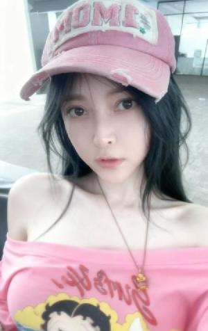 服务系大胸一线天少妇