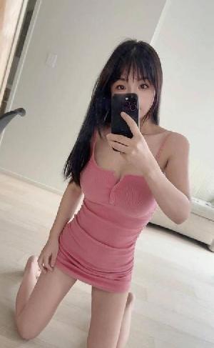 【广州】大胸粉嫩颜值小姐姐