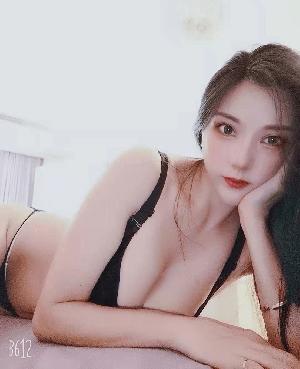 蜜桃臀妞妞