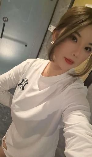 一个大奶的宝藏女孩
