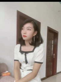 骚气浪荡玩得开的莹莹