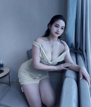 未央丰满翘臀泄火骚妹
