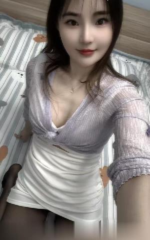 制服情趣口爆深喉嫩妹