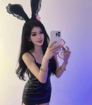 河西蜜桃臀古丽